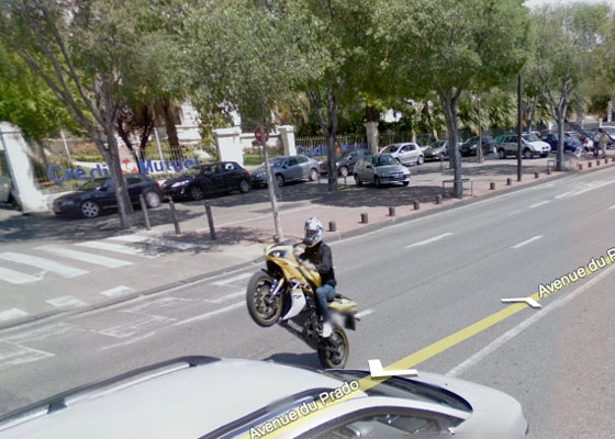 Google Street View - Yamaha R1 Wheelie