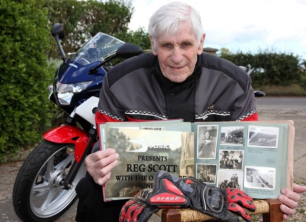 2011 Reg Scoot mit 94J ältester Biker in UK