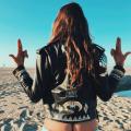 Anna Herrin mit Lederjacke von Understated