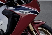Honda CBR1000RR Fireblad [.]