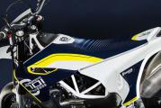 Husqvarna 701 Supermoto  [.]