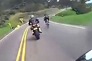 Kawasaki Z800 vs Fahrrad