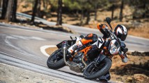 KTM 690 Duke R Action