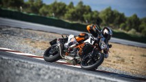 KTM 690 Duke R Action