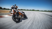 KTM 690 Duke R Action