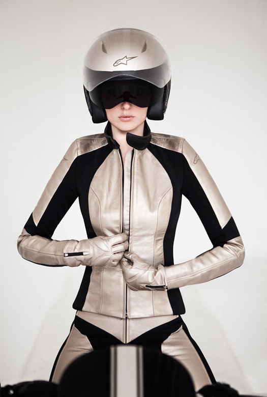 Alpinestars Vika Lederoutfit für die Bikerin