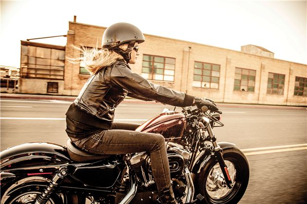 Harley-Davidson Bikerinnen sind glücklicher und sexier