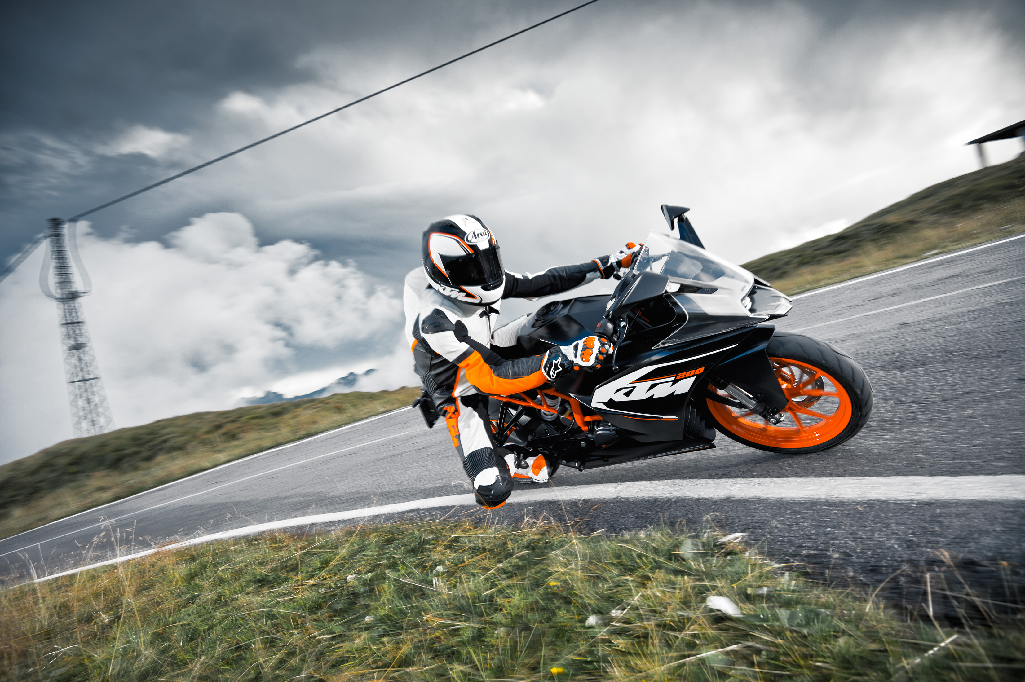 2014_ktm_rc200_01.jpg