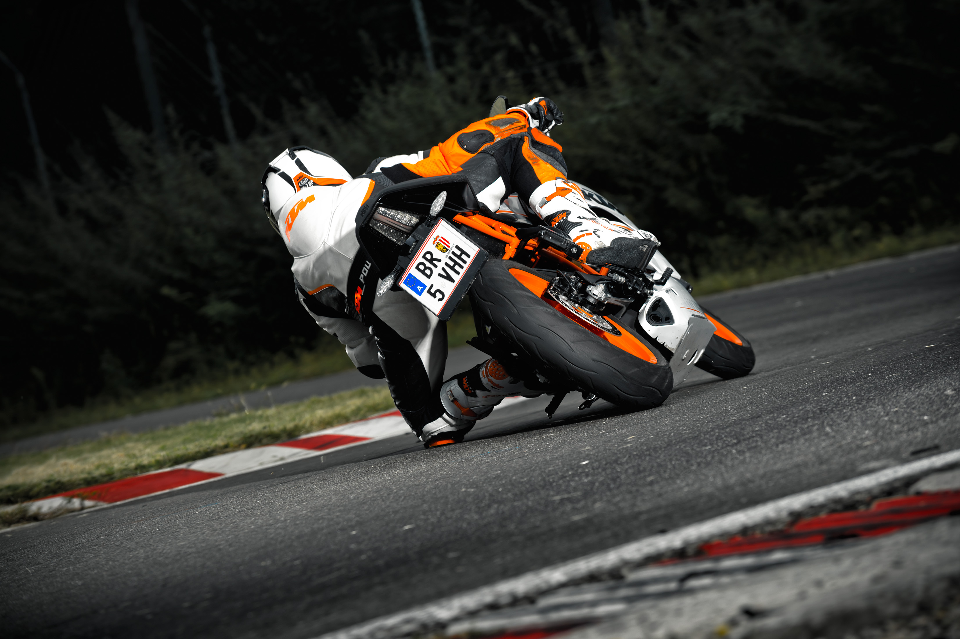 2014_ktm_rc390_01.jpg