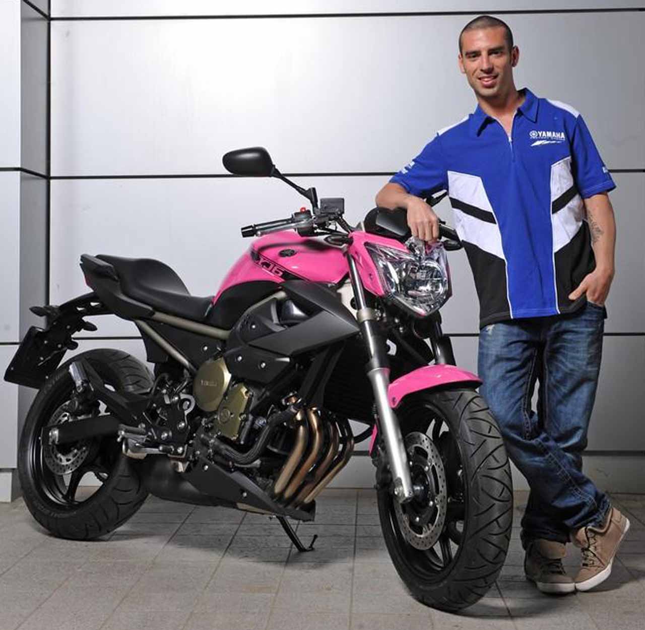 Yamaha XJ6 Rosa Edtion mit Melandri