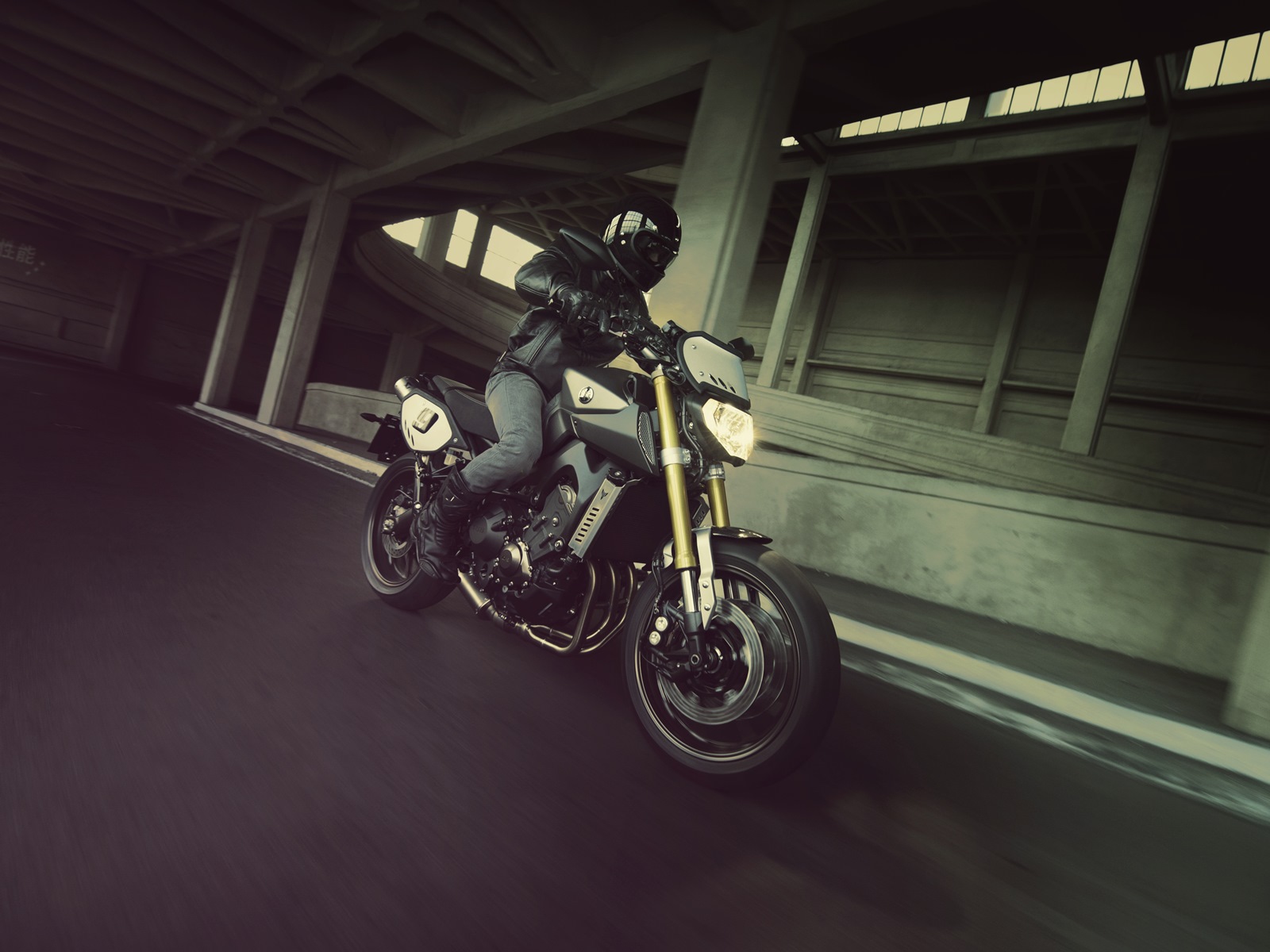 2014 Yamaha MT-09 Street Tracker