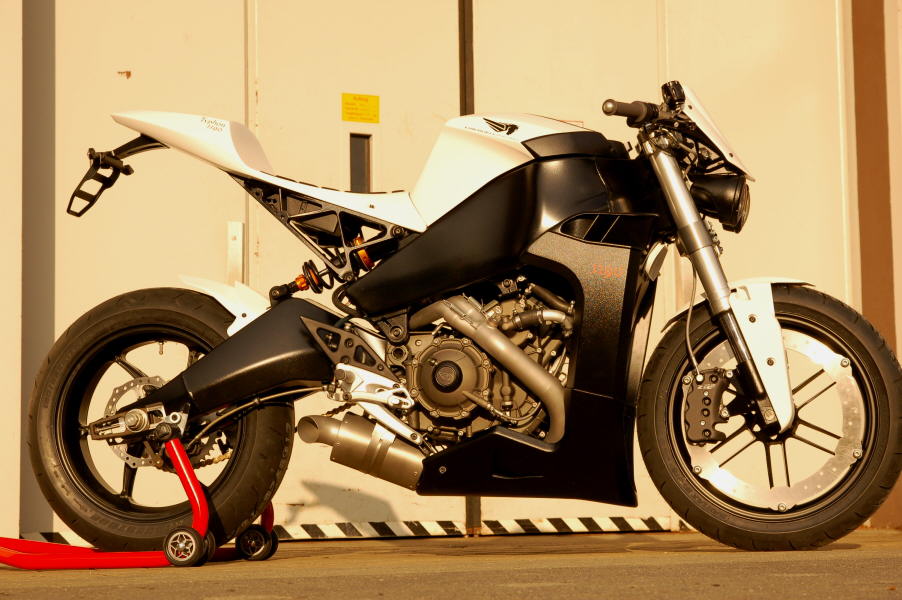Pegasus Race Team mit EBR-1190 Typhon