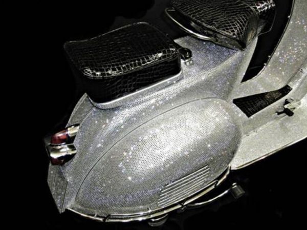 1961 Vespa mit Swarovski