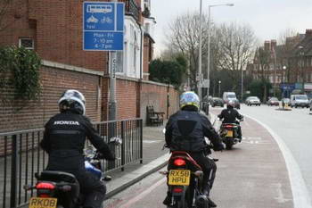 London Busspur für Biker