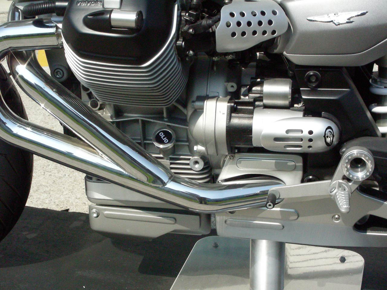 Moto Guzzi V12 Strada Konzept
