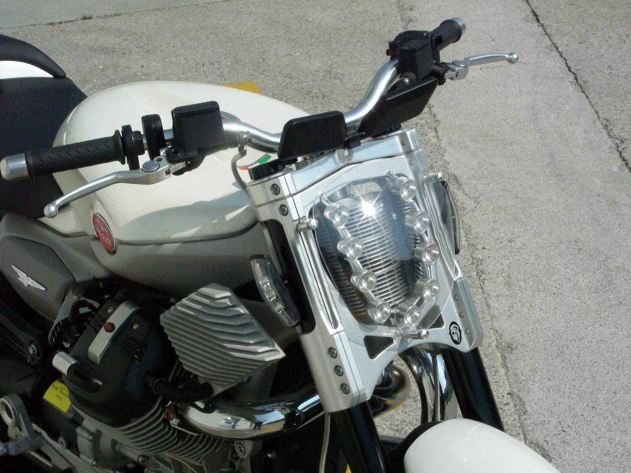 Moto Guzzi V12 Strada Konzept