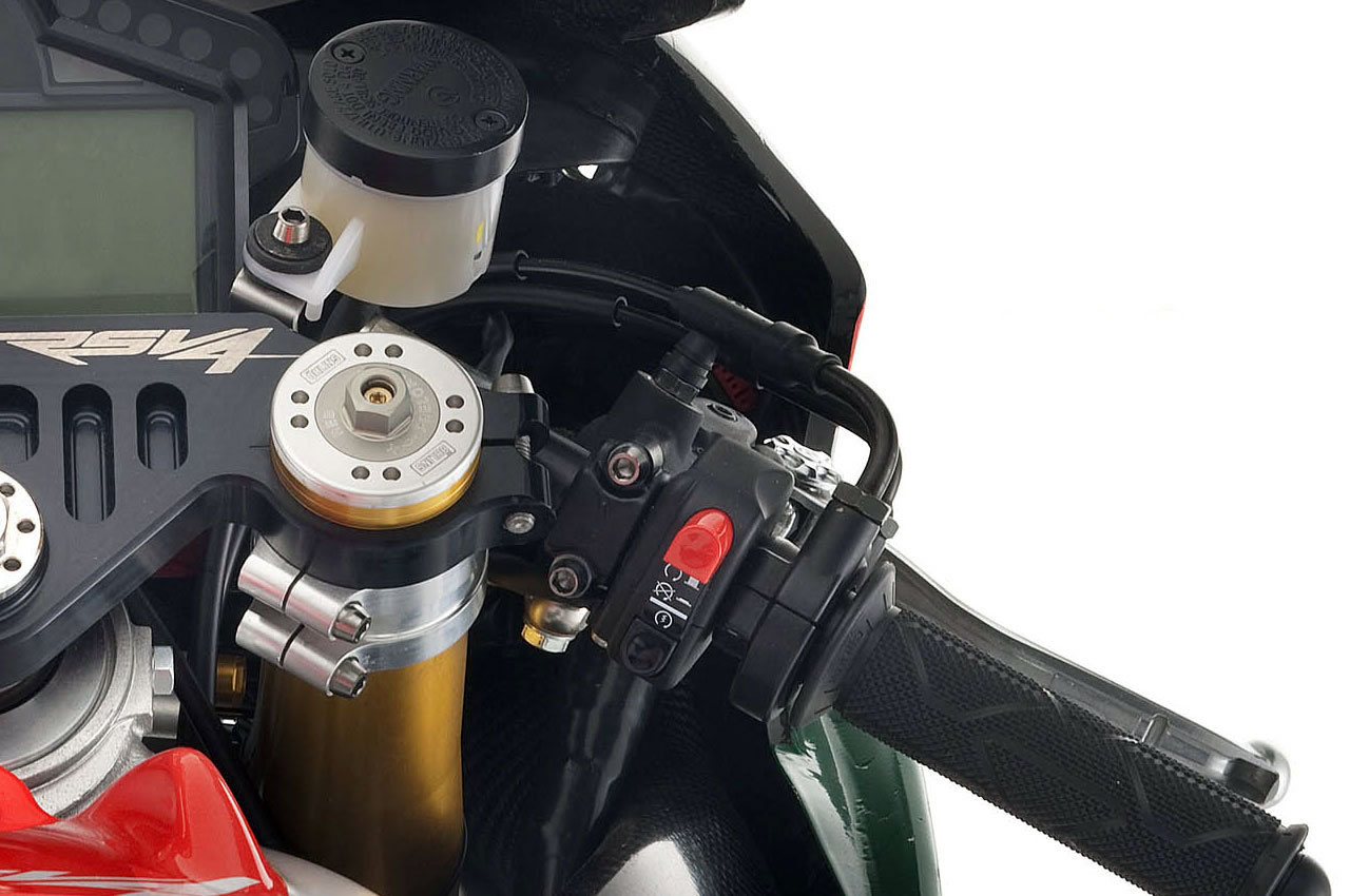 Aprilia RSV4 Max Biaggi Replica