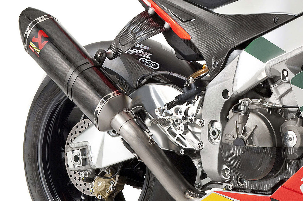 Aprilia RSV4 Max Biaggi Replica