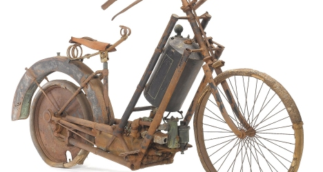 erstes Serienmotorrad von Hildebrand und Wolfmüller von 1894