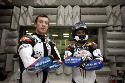 Troy Corser und Loeon Haslam testen S1000RR im Windkanal