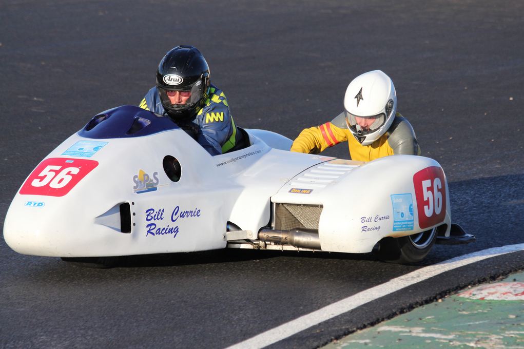 2011 Isle of Man Bill Currie und Kevin Morgan in Seitenwagen verunglückt