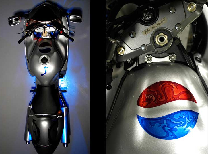 2011 Jennifer Lopes und Beyonce mit Suzuki Hayabusa für Pepsi Spot