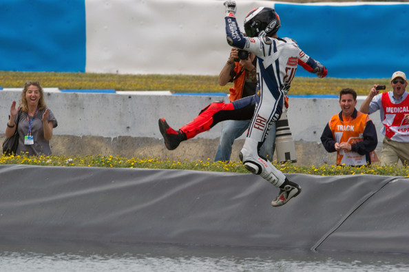 2010 Jorge Lorenzo badet in Jerez