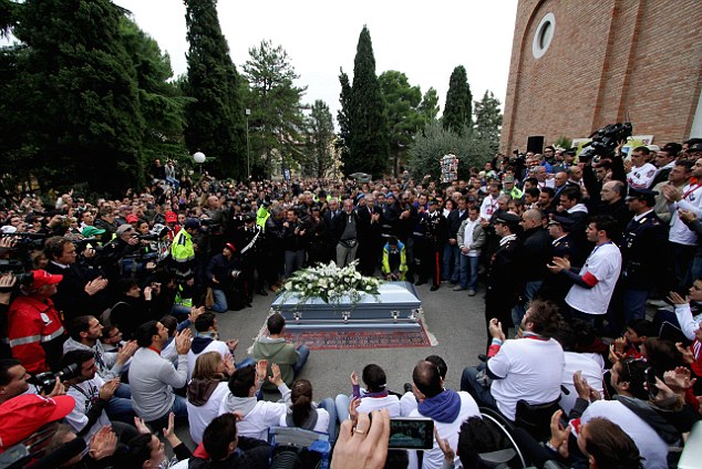 Beerdigung Marco Simoncelli in Coriano