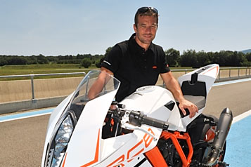 Sebastien Loeb testet in Bresse KTM RC8 R