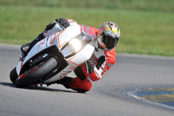 Sebastien Loeb testet in Bresse KTM RC8 R