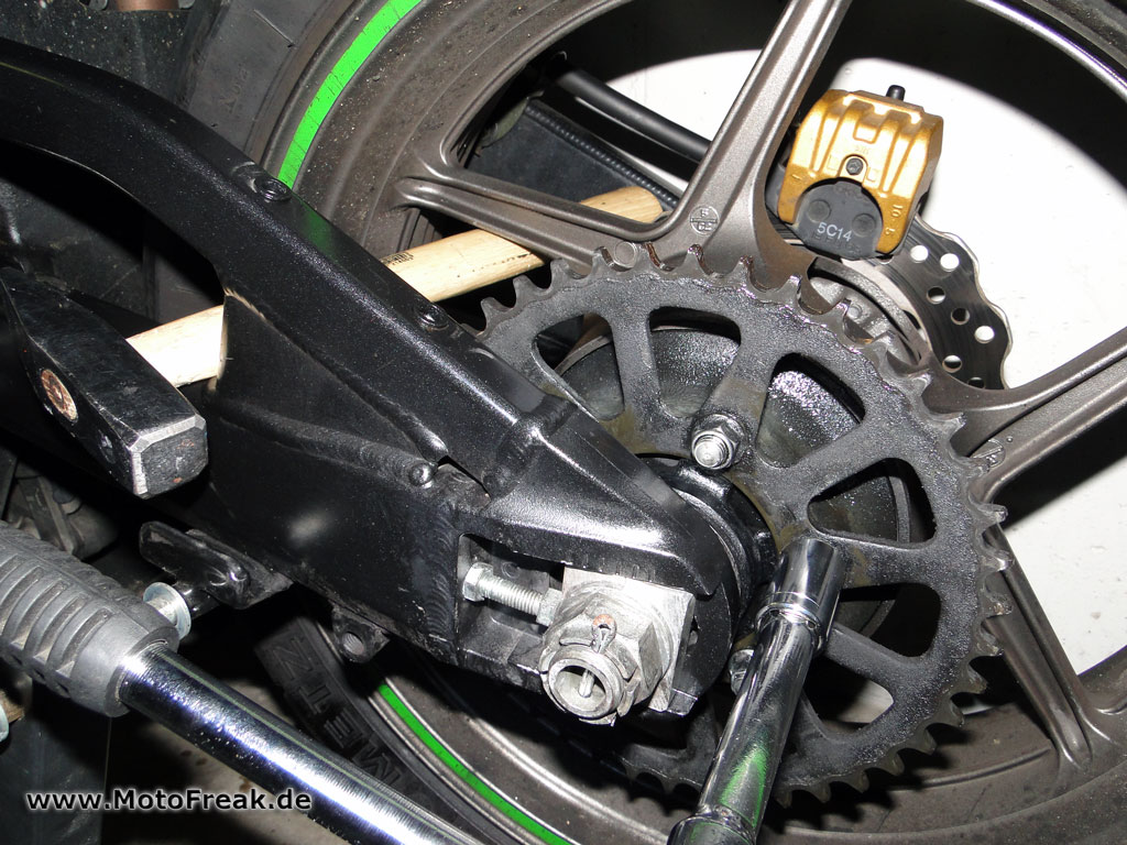 Kawasaki ZX-6R Kettenrad tauschen
