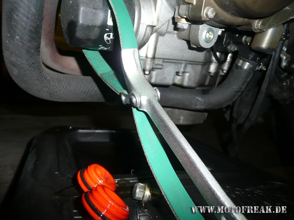 Kawasaki ZX-6R Ölfilter lösen