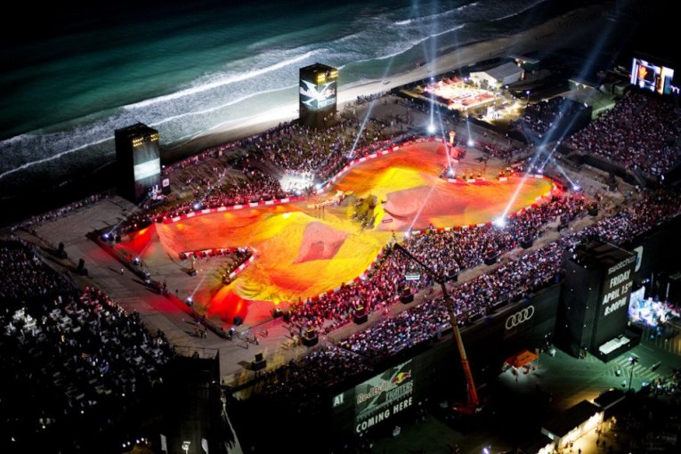 Red Bull X-Fighter Danny Torres gewinnt in Dubai